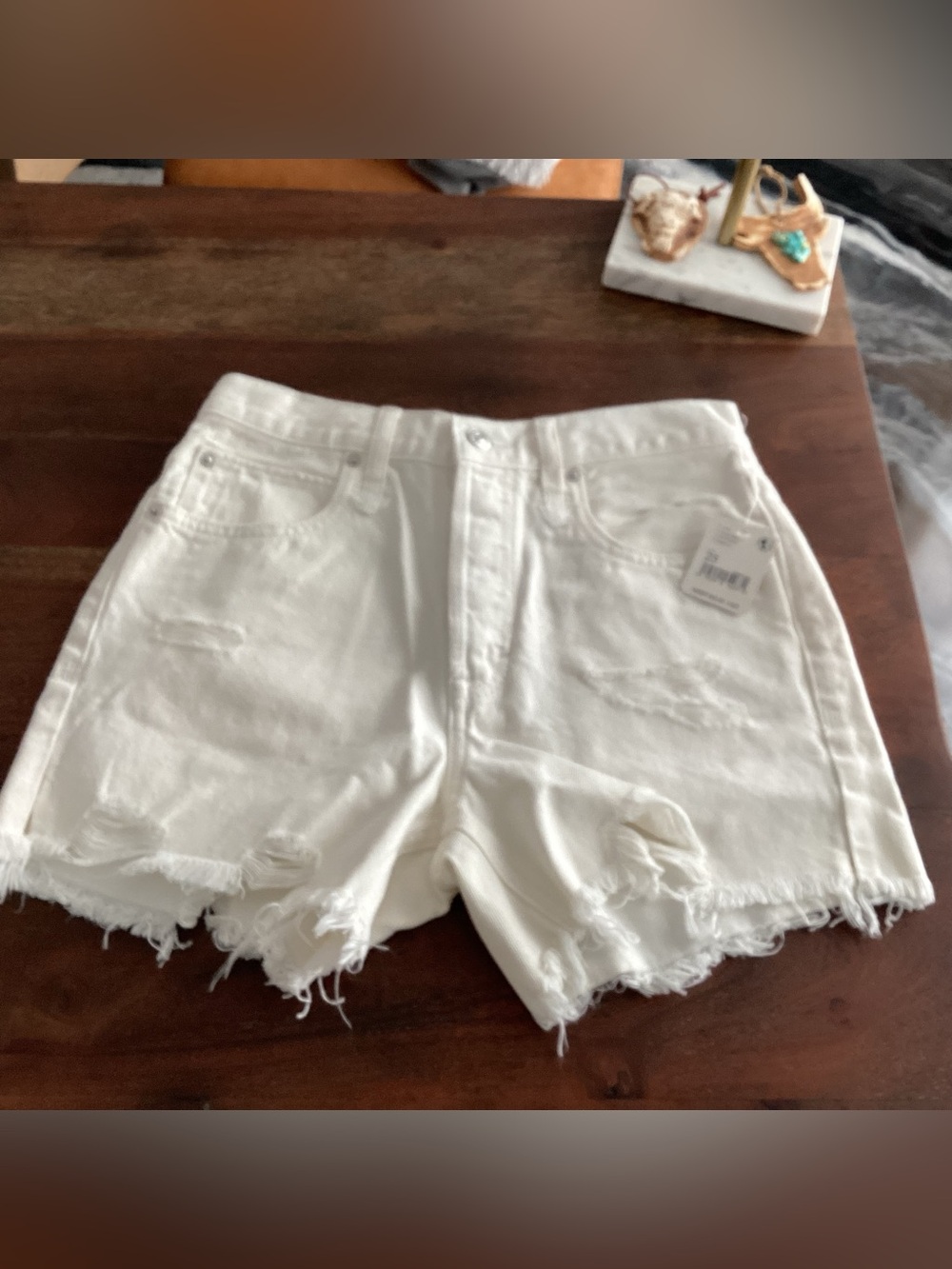 We The Free White High-Rise Distressed Jean Shorts - NWT - Size 25